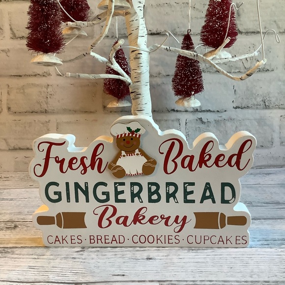 Christmas Gingerbread Wood Sign - Picture 2 of 3